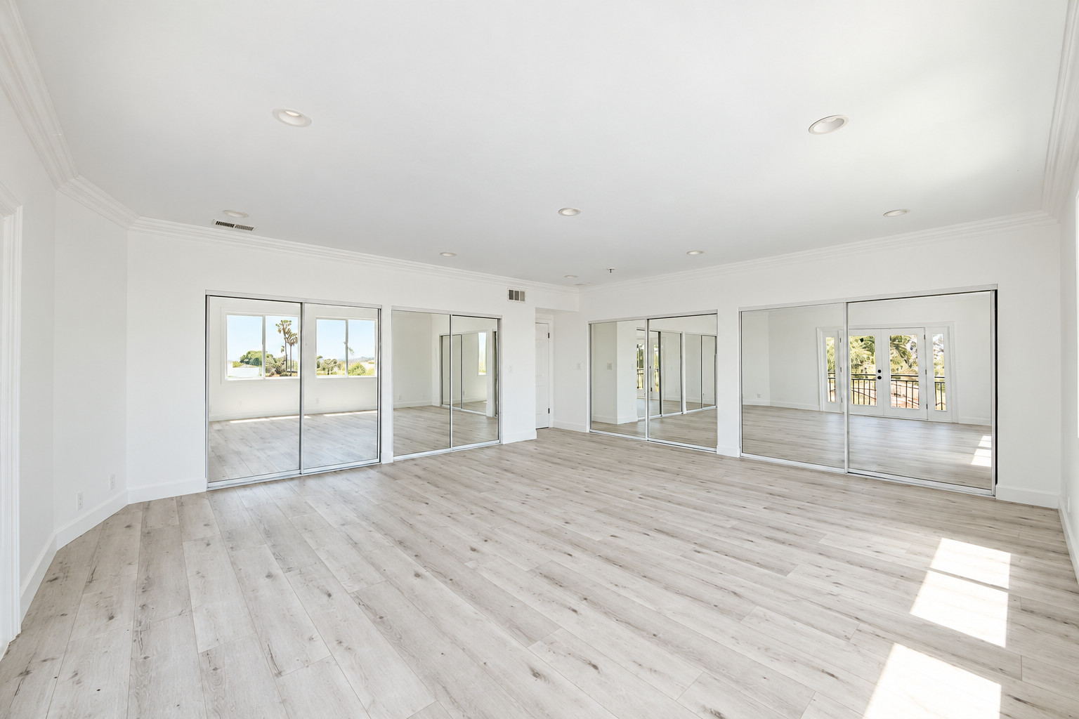 Shared bedroom at Suta Recovery men's sober living home in Los Angeles